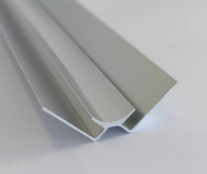 Спојна лајсна за внатрешен агол