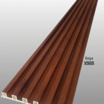 Декоративен панел со изглед на дрво. Направен од црвст композитен материјал ( дрво+пластика) Се користи само за затворени простории